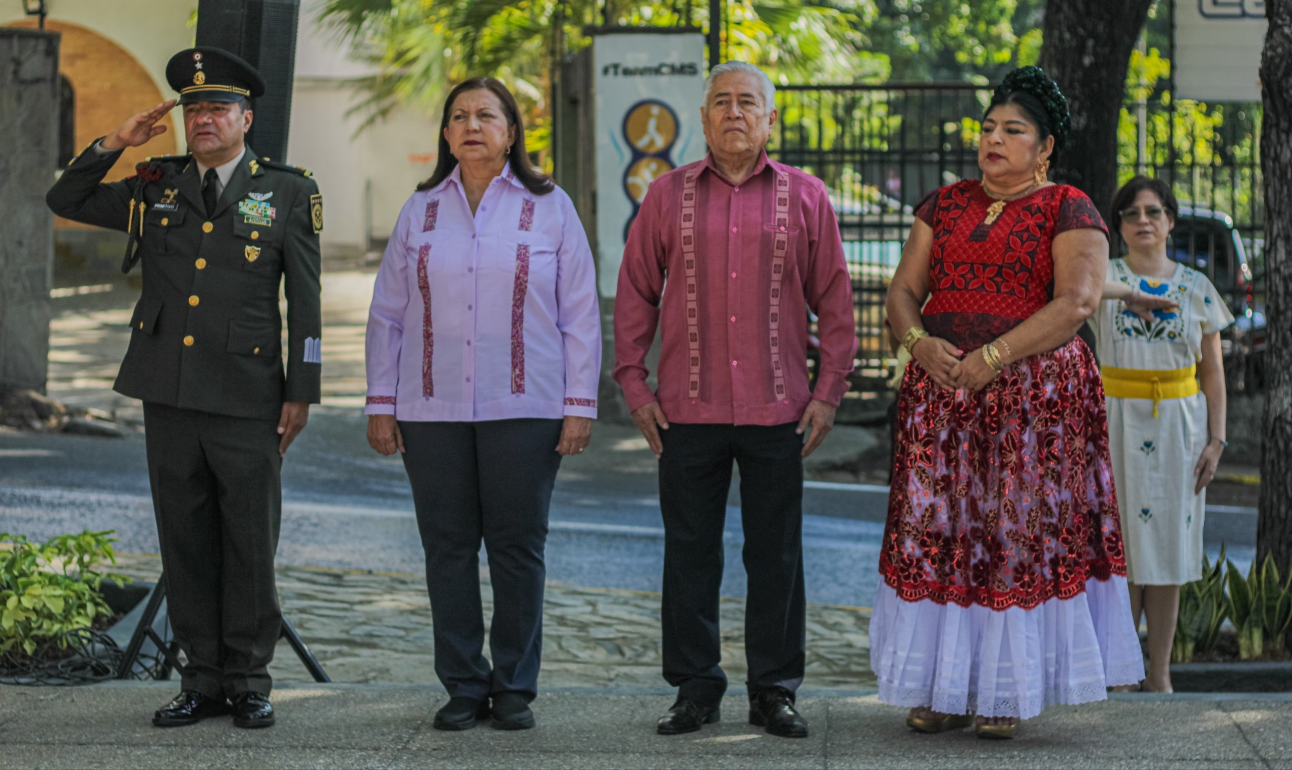 Embajada de México ofrenda en Caracas al expresidente Benito Juárez