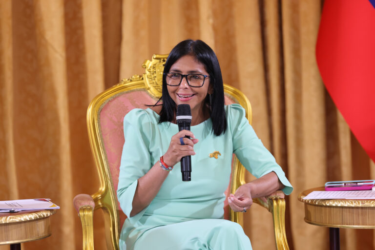 Gobierno Bolivariano consolida rutas de inversión conjunta con delegación empresarial multinacional