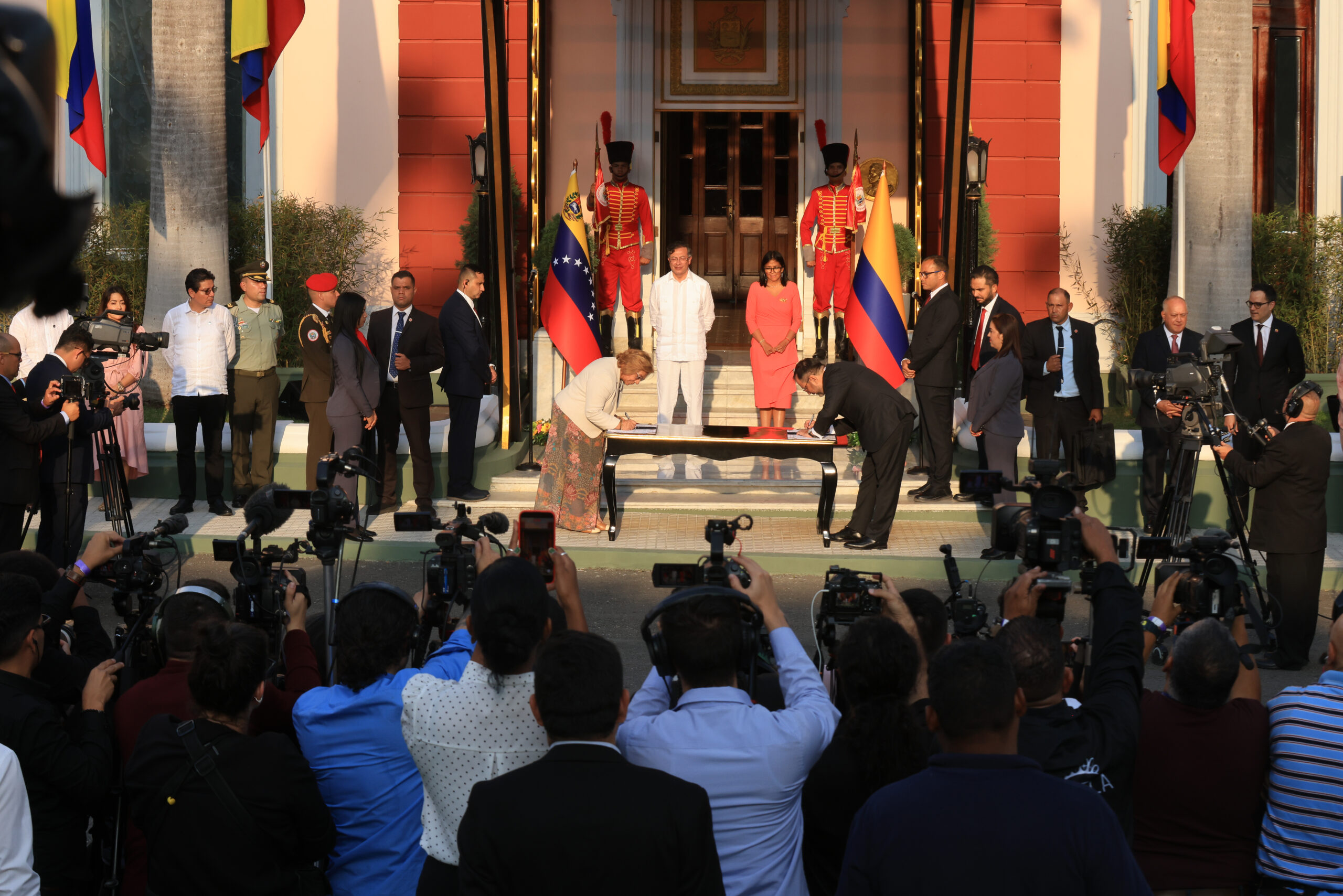 Venezuela y Colombia firman Acta Final de la III Comisión de Vecindad