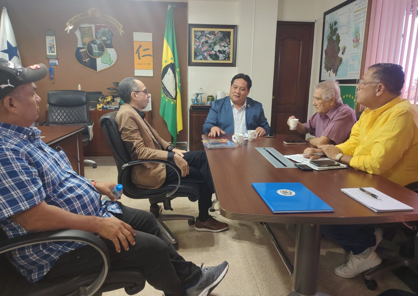 Sección Consular en Panamá y Alcaldía de La Chorrera fortalecen lazos de cooperación cultural y comunitaria