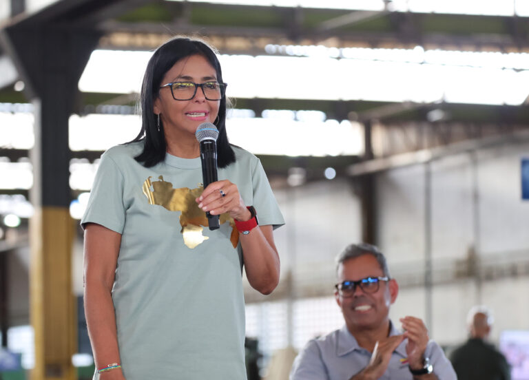 Presidenta (E) Delcy Rodríguez reitera llamado a EE.UU. al cese de sanciones contra Venezuela
