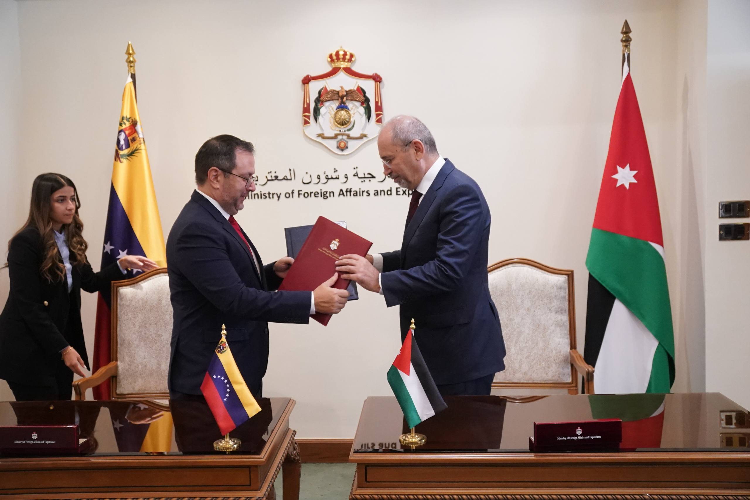 Venezuela afianza relaciones con Jordania mediante la firma de cuatro acuerdos estratégicos