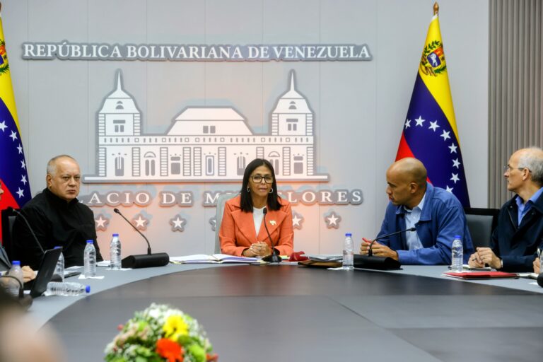 Designan comisionados presidenciales para reestructuración y reingeniería del Gobierno