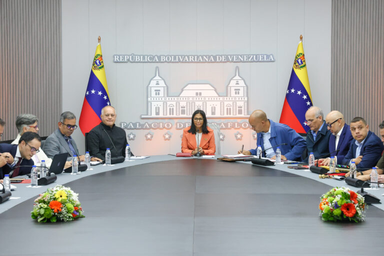 Presidenta (E) convoca a la unidad para exigir cese de las sanciones