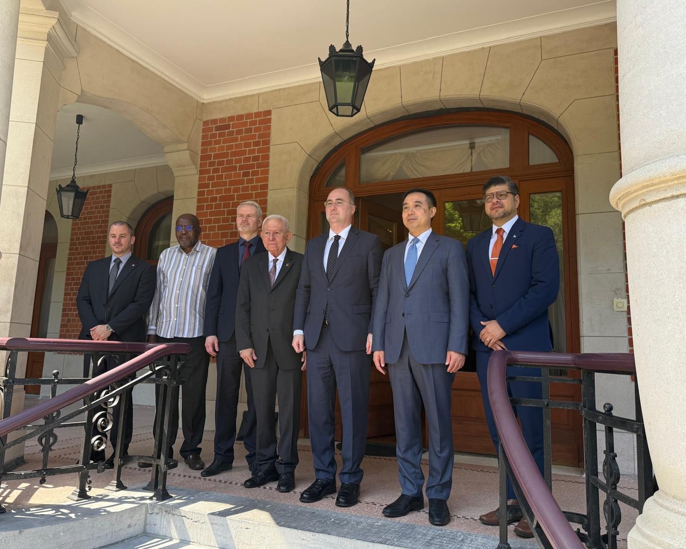 Grupo de Amigos en Defensa de la Carta de la ONU debate en Bruselas amenazas al multilateralismo