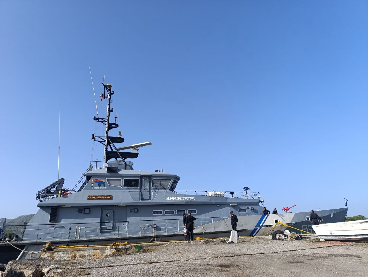 Oficina de Fronteras de Cancillería dice presente en II Torneo de Pesca del Pez León en la isla La Tortuga