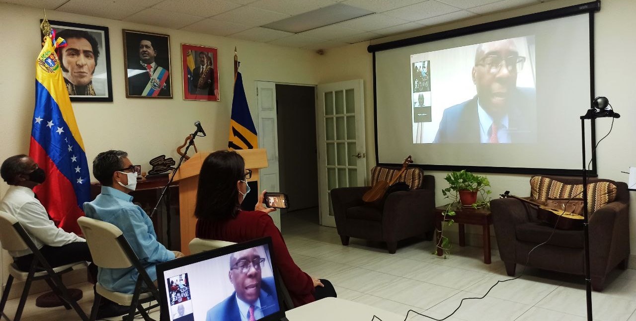 Ministro de Cultura de Barbados participa en lanzamiento de programa académico del IVCC