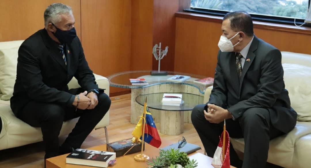 Ministro Alí Padrón recibe a Embajador de Indonesia para retomar cooperación turística