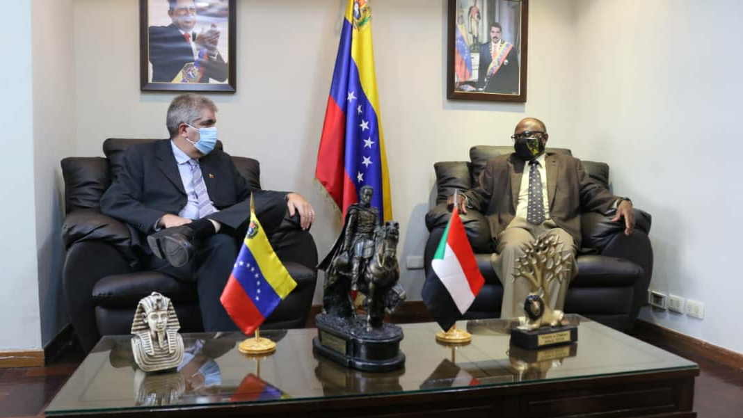 Viceministro Pimentel sostiene encuentro con embajador de Sudán Eltayeb Abuelgassim