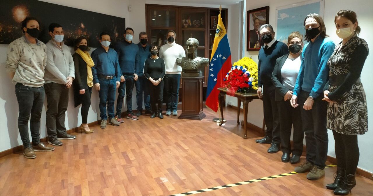Consulado de Venezuela en Barcelona conmemora los ocho años de la siembra del Comandante Chávez