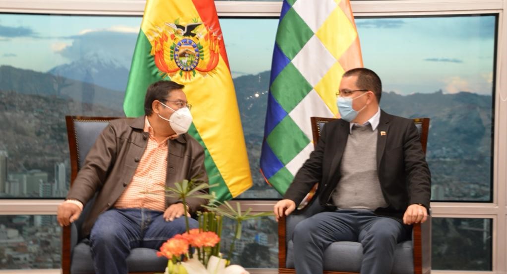 Canciller Arreaza y presidente Luis Arce sostienen reunión en Bolivia