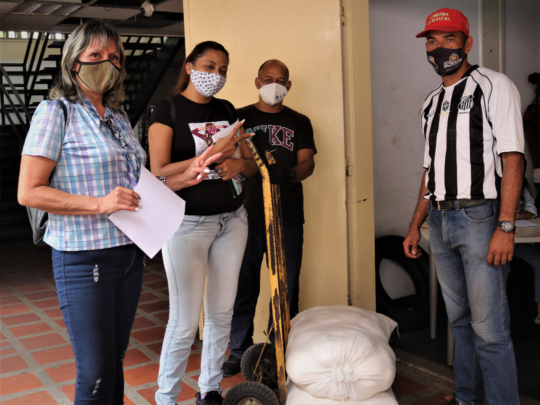 Cancillería venezolana dona alimentos a las comunas de la parroquia Catedral