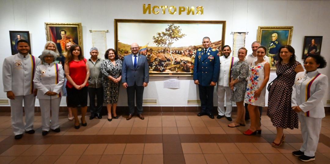 Bicentenario de la Batalla de Carabobo se celebra en Minsk con la exposición ‘Colores de Venezuela’
