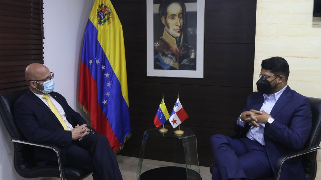 Viceministro para América Latina sostiene encuentro con Encargado de Negocios de Panamá