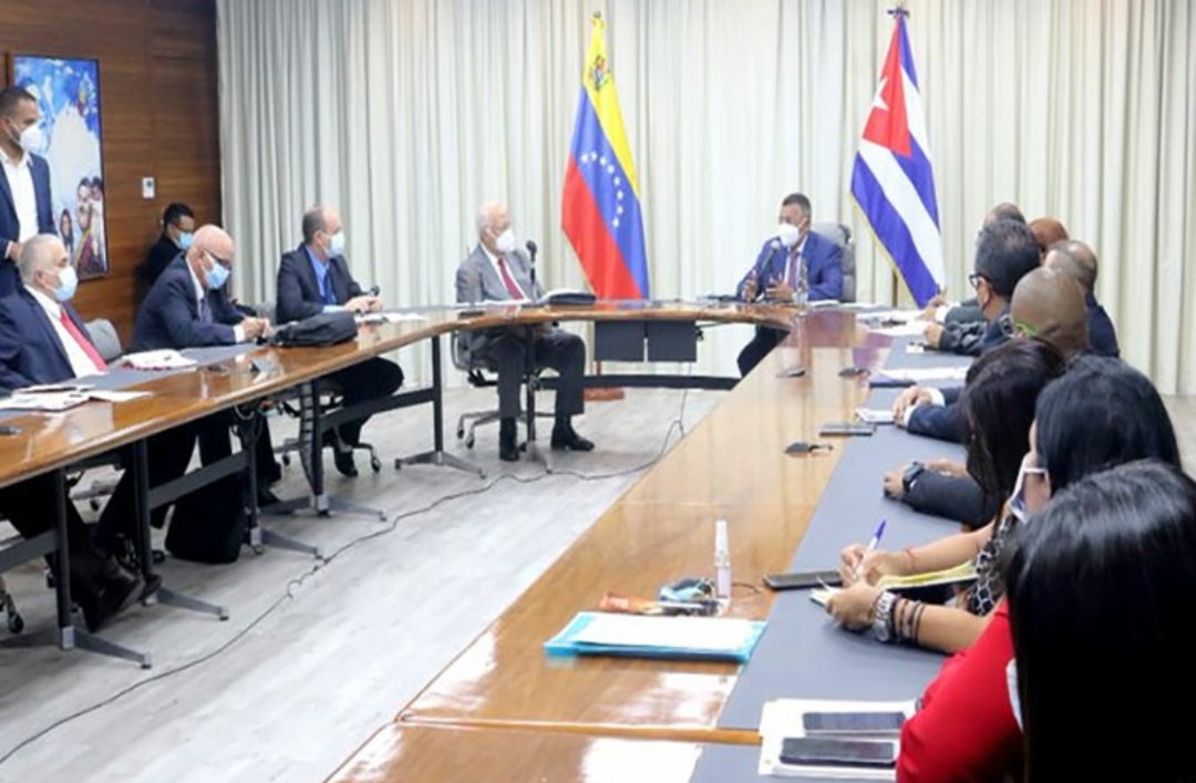 Vice-Prime Minister of Cuba holds various working meetings with representatives of the Venezuelan National Executive