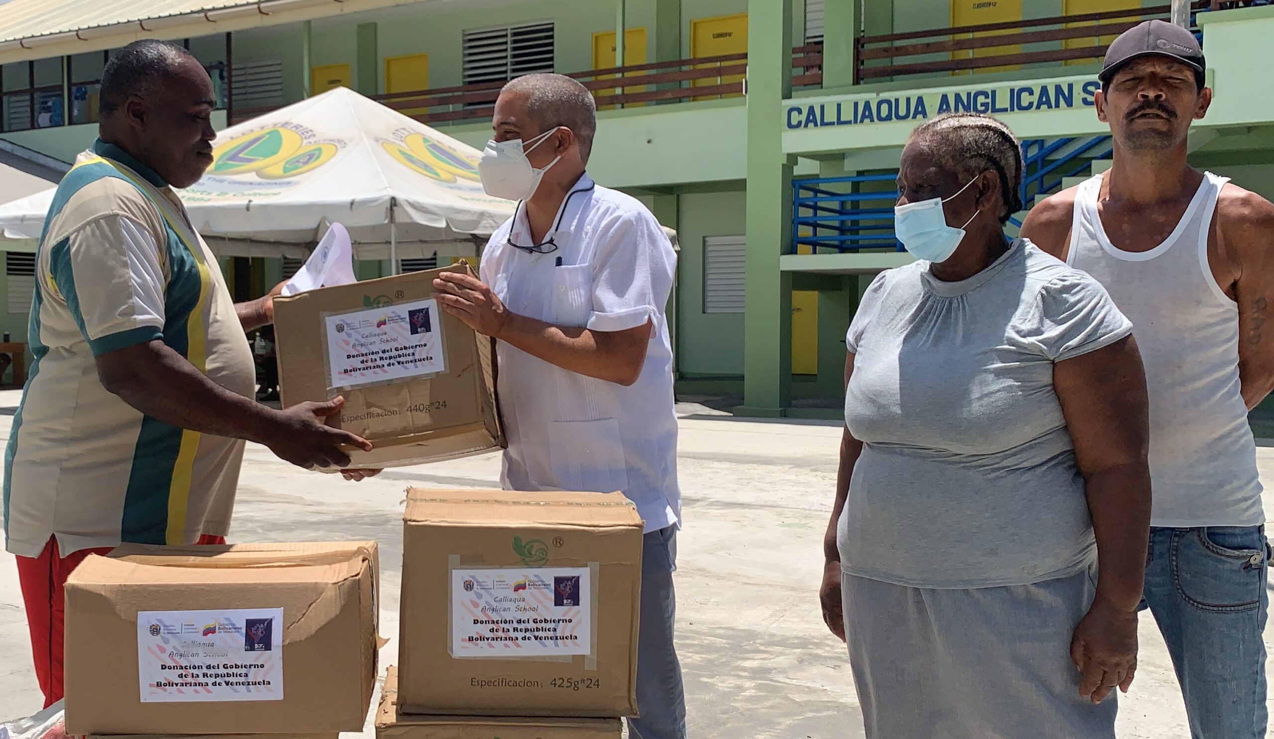 Misión venezolana entrega donativos a los refugios  de San Vicente y las Granadinas