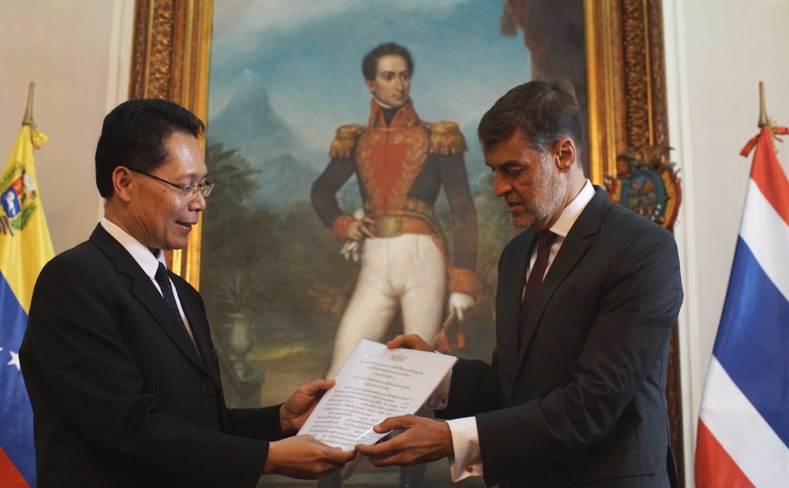 Canciller Plasencia recibe Copias de Estilo del Embajador de Tailandia en Venezuela