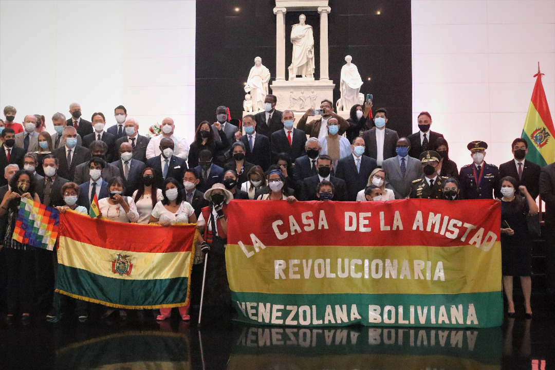 Bolivia conmemora en Caracas 196 años de su independencia