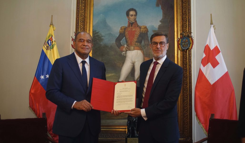 Canciller Plasencia recibe Copias de Estilo del Embajador designado del Reino de Tonga