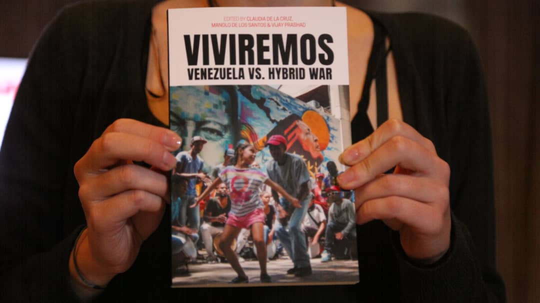 Bautizan en Caracas libro ‘Viviremos:  Venezuela vs Hybrid War’