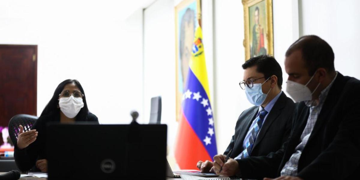 Vicepresidenta Delcy Rodríguez expone fundamentos de Ley Antibloqueo a Red de Intelectuales del mundo