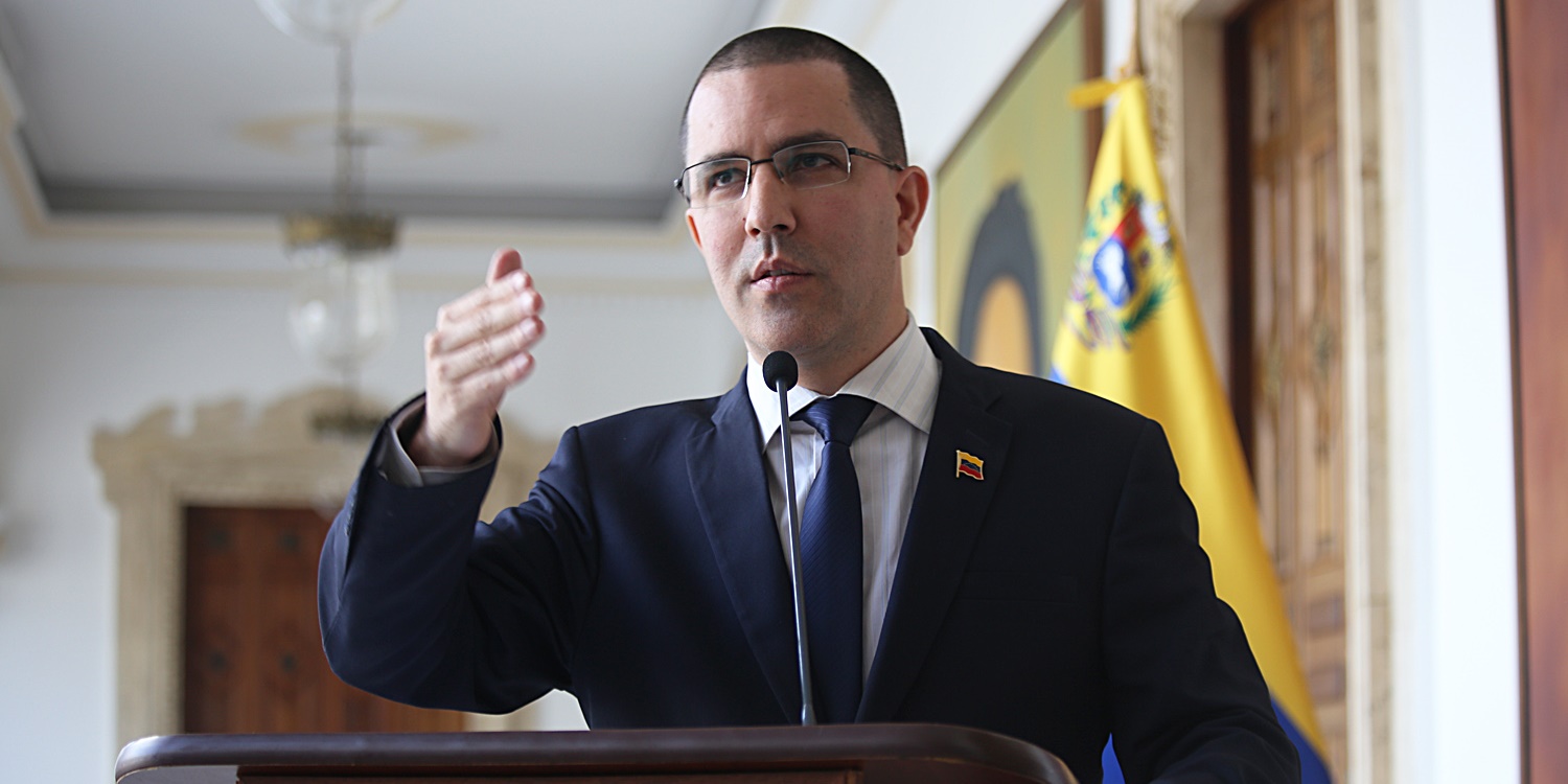 Ministro Arreaza denuncia que presidente Duque ataca a Venezuela para desviar atención sobre violenta realidad colombiana