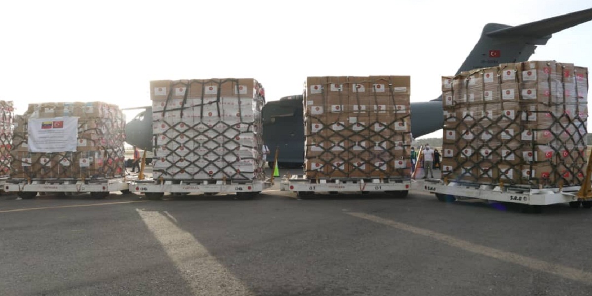 Más de 15 toneladas de insumos médicos para combatir el COVID-19 llegan a Venezuela desde Turquía