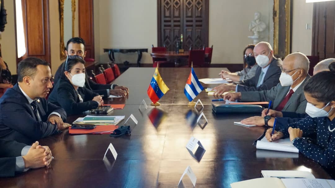 Cuba y Venezuela realizan seguimiento a proyecto conjunto en telecomunicaciones