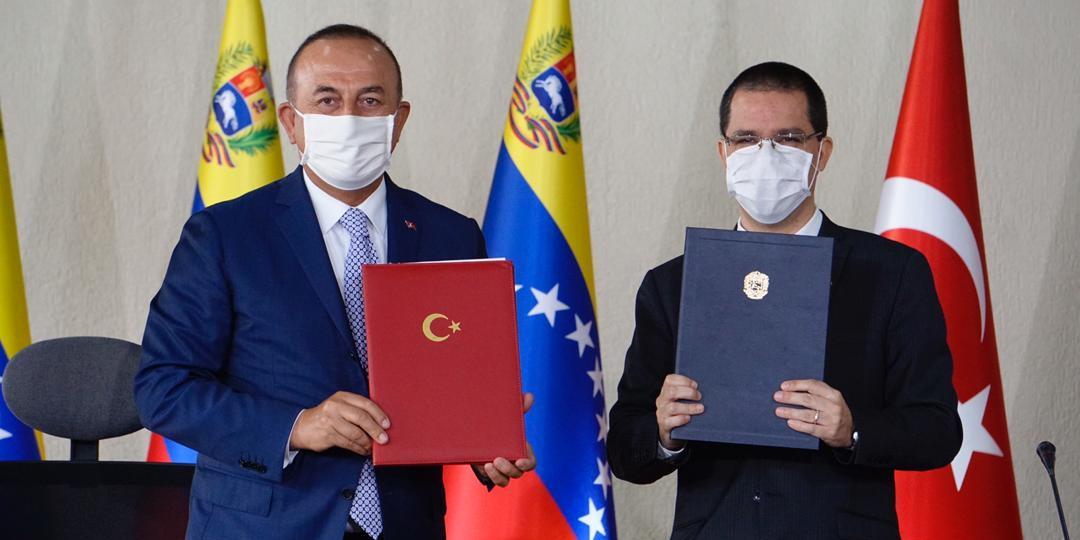Venezuela y Turquía firman acuerdos de cooperación bilateral en economía, salud, cultura y educación