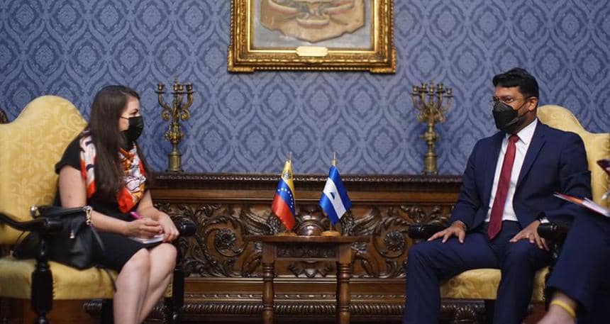 Venezuela y Nicaragua revisan agenda de cooperación bilateral