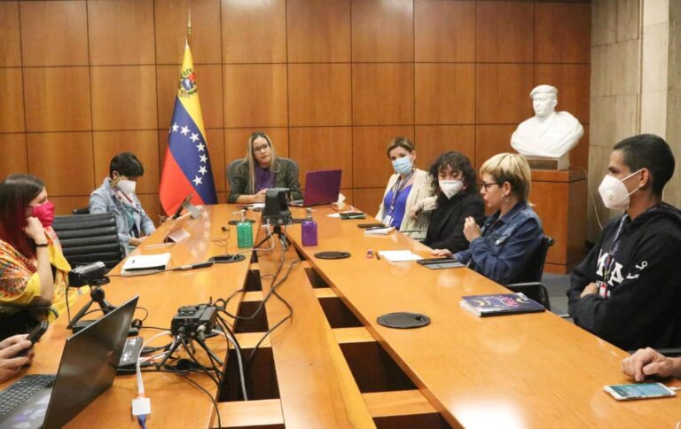 ISB realiza encuentro sororo sobre el bloqueo de EEUU contra mujeres venezolanas