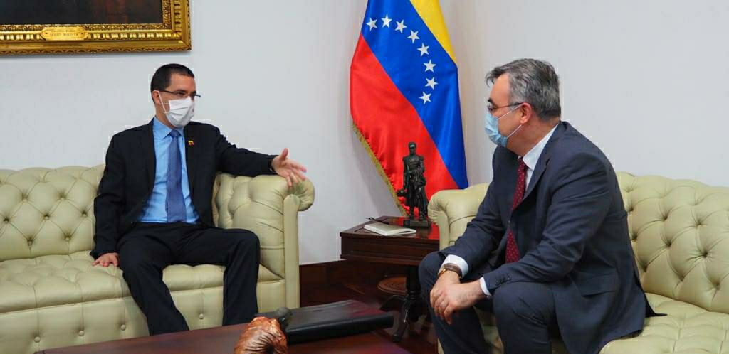 Ministro Arreaza sostiene encuentro con embajador de Rusia Sergey Melik-Bagdasarov