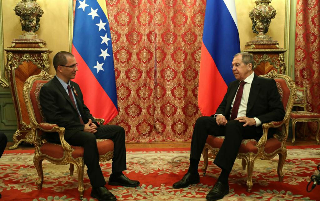 Cancilleres de Venezuela y Rusia celebran encuentro bilateral en Moscú en el 75° aniversario de la victoria en la Gran Guerra Patria