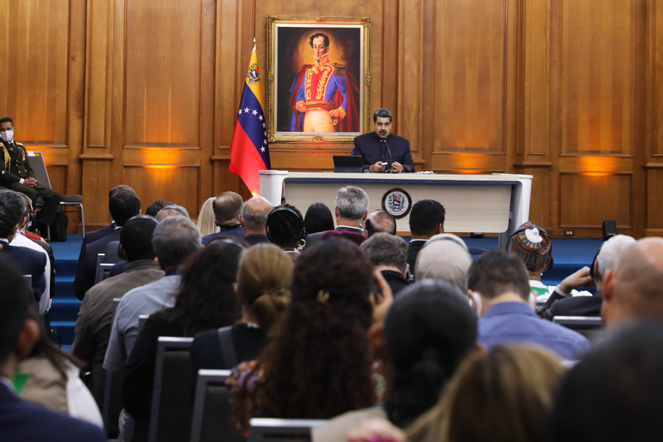 Presidente Maduro exige a la Unión Europea respeto a la legalidad nacional