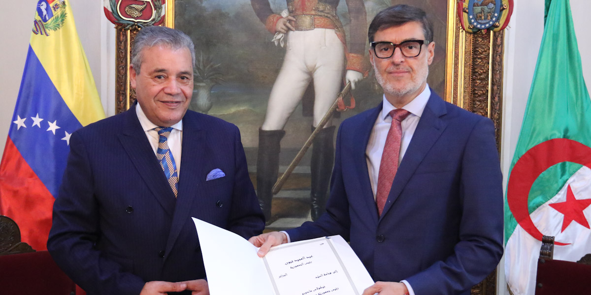 Canciller Plasencia recibe Copias de Estilo de nuevo Embajador de la República Argelina Democrática y Popular