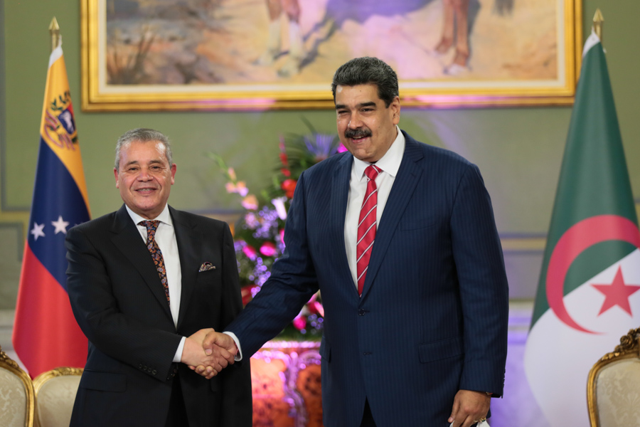 President Maduro receives Credentials from the Ambassadors of Algeria and Peru