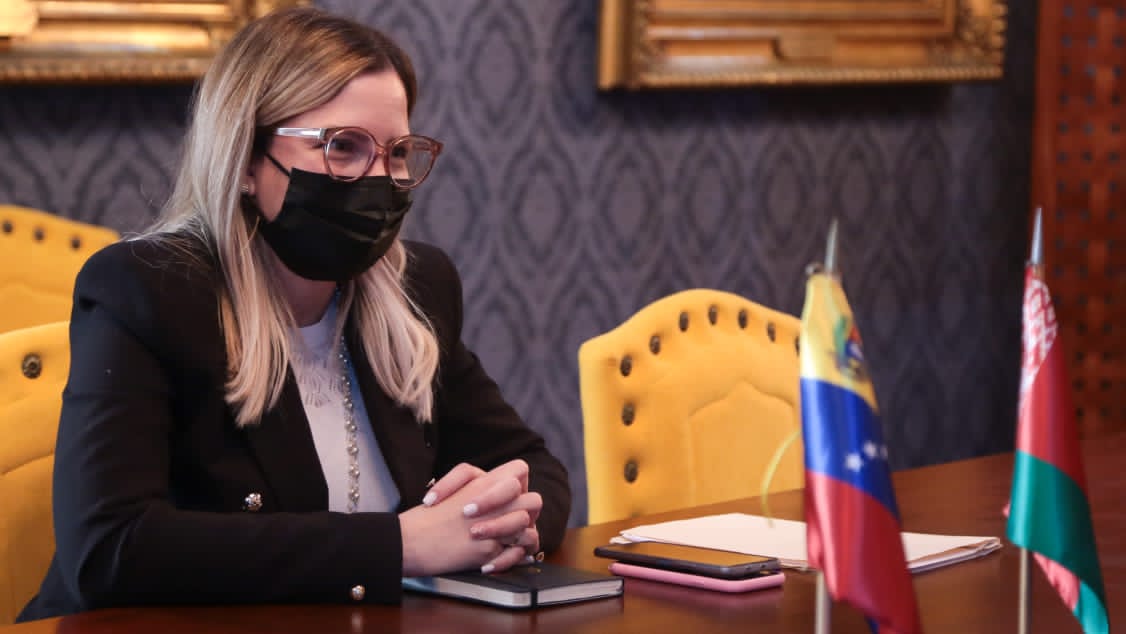 Viceministra Daniela Rodríguez revisa relaciones de cooperación y solidaridad con Embajador de Belarús