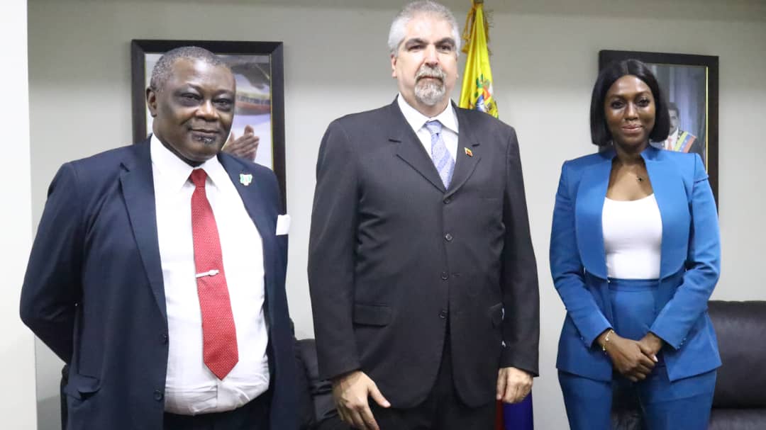 Venezuela y Nigeria evalúan proyectos en materia de transporte aéreo
