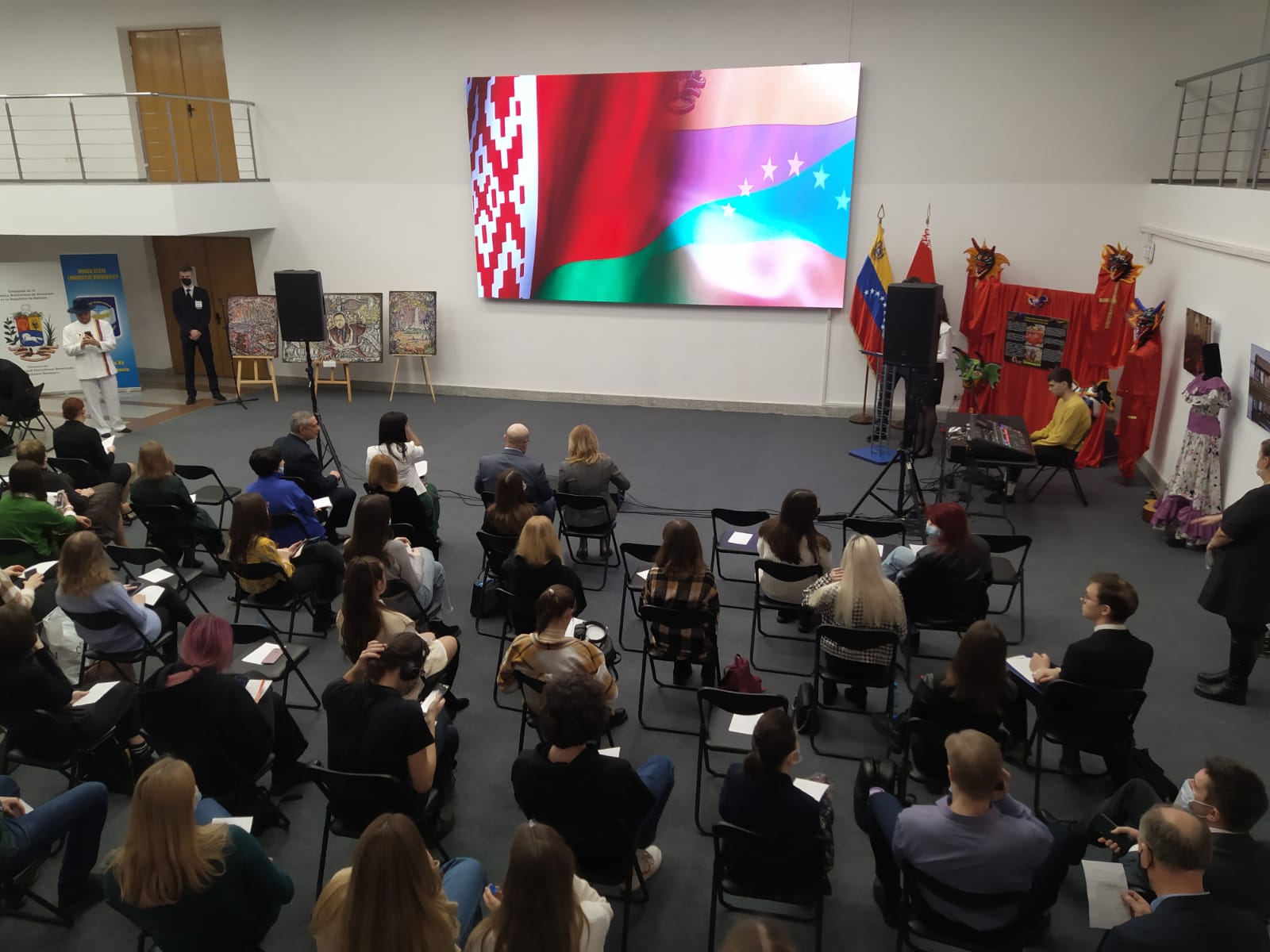 Embajada en Belarús promueve la cultura venezolana en la Universidad Estatal Lingüística de Minsk