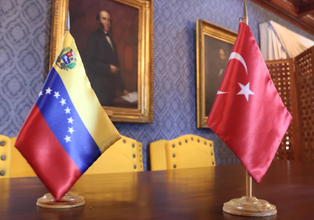 Viceministra para Europa evalúa agenda de cooperación con Embajador de Turquía en Venezuela