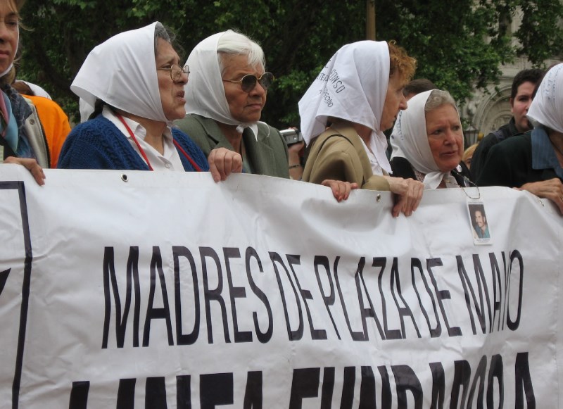 Asociación Madres de Plaza de Mayo de Argentina expresa su solidaridad al presidente Maduro