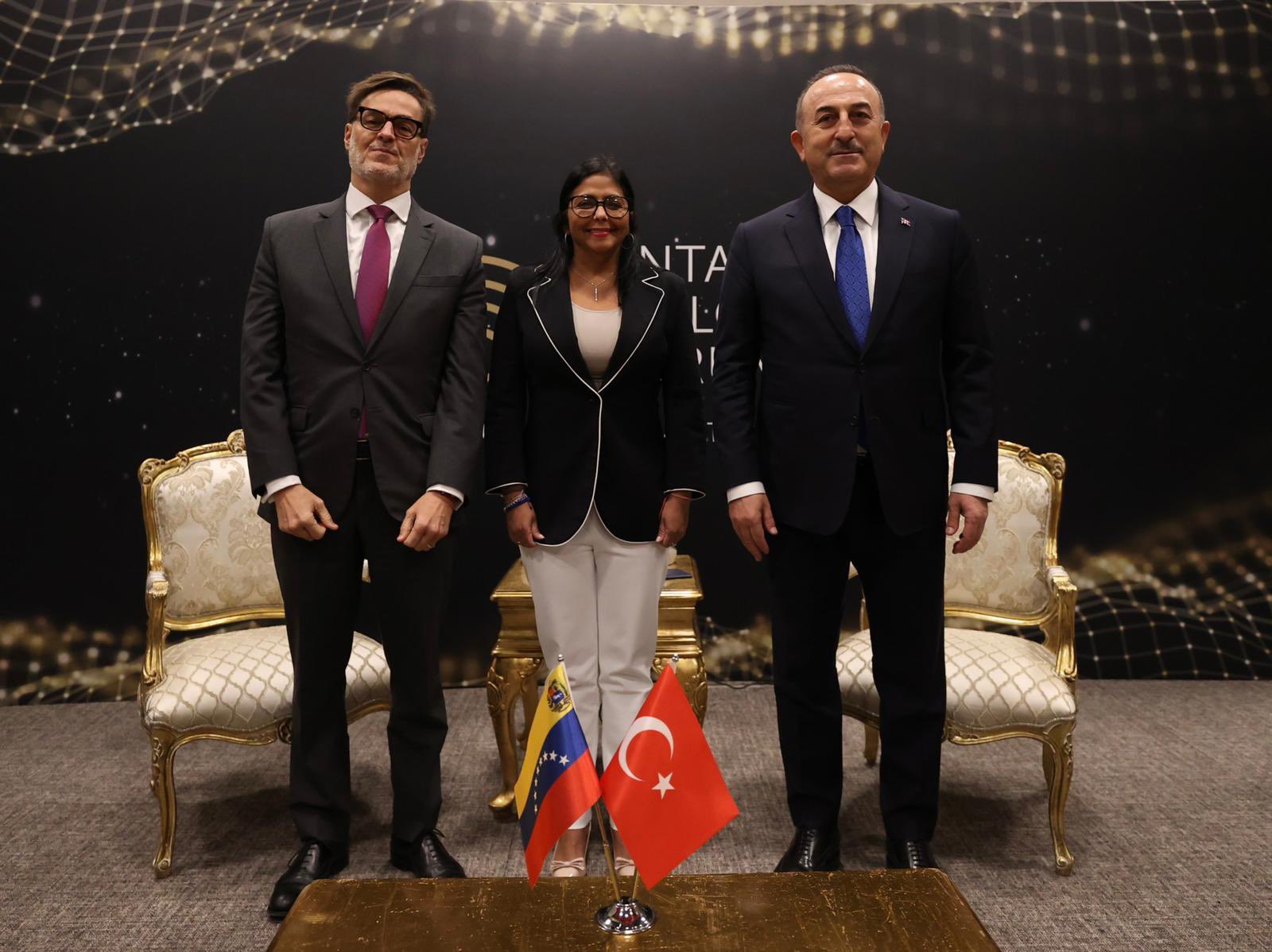Vicepresidenta Rodríguez sostiene encuentro con Canciller de Turquía