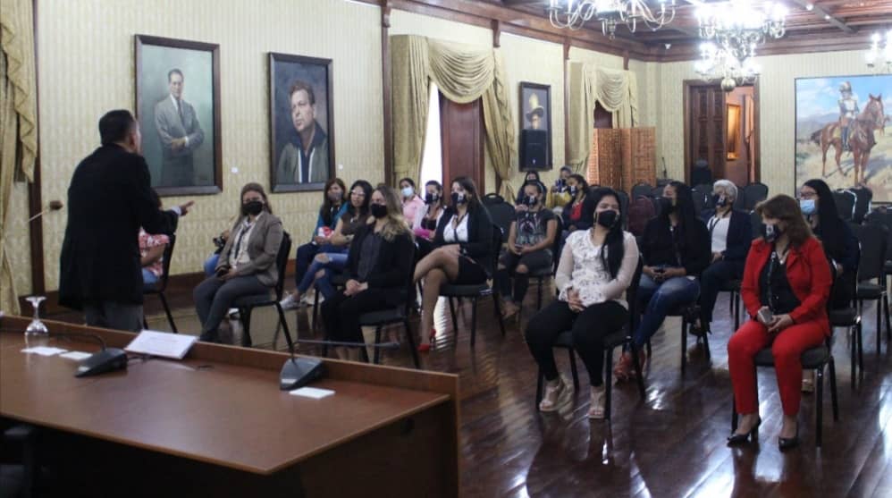 Cancillería venezolana realiza conferencia «La Mujer Expresión de Humanidad y sus Derechos