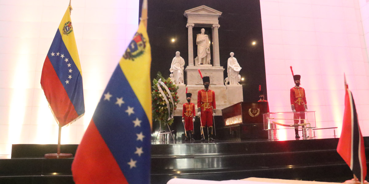 Nuevo Embajador de Trinidad y Tobago rinde honores al Libertador Simón Bolívar