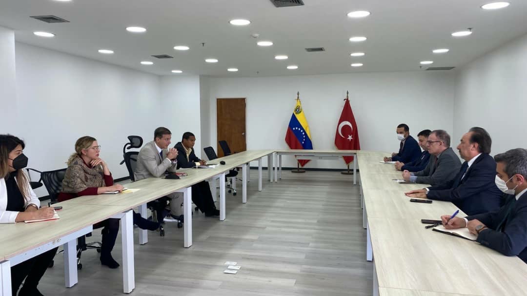 Gobierno venezolano explora proyectos de inversión conjunta con Sudáfrica y Turquía
