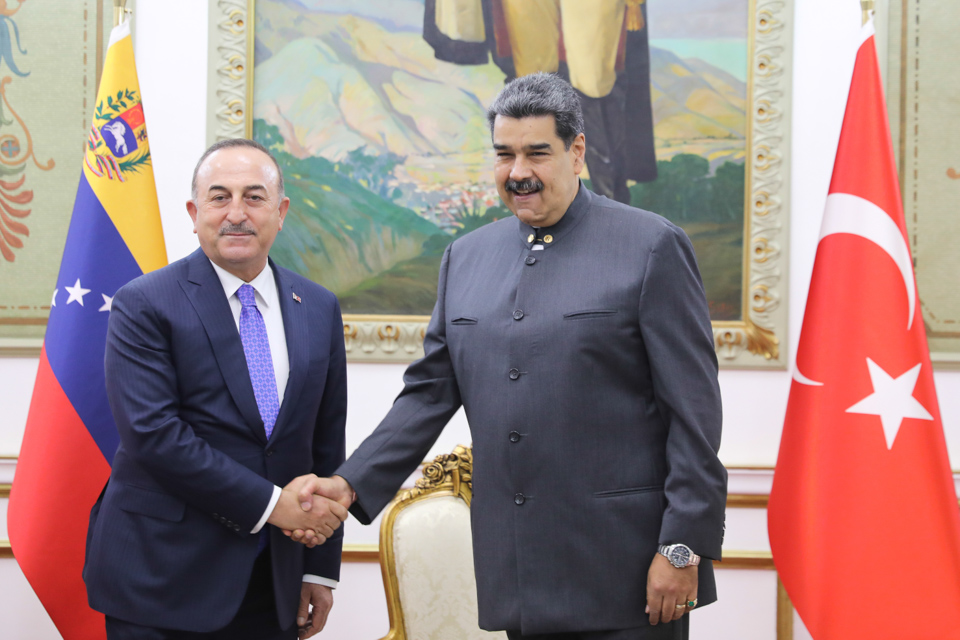 Presidente Maduro recibe a Canciller de Turquía en Miraflores