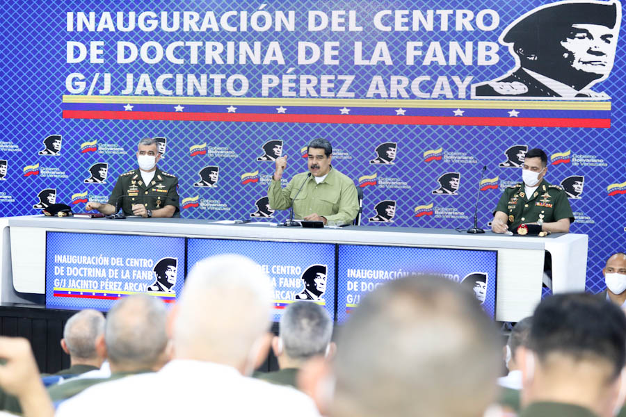 Maduro: En abril de 2002 militares venezolanos vendieron su honor a EEUU