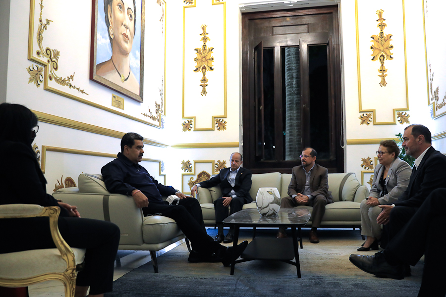 Presidente Maduro recibe en el Palacio de Miraflores a funcionarios de la OIT