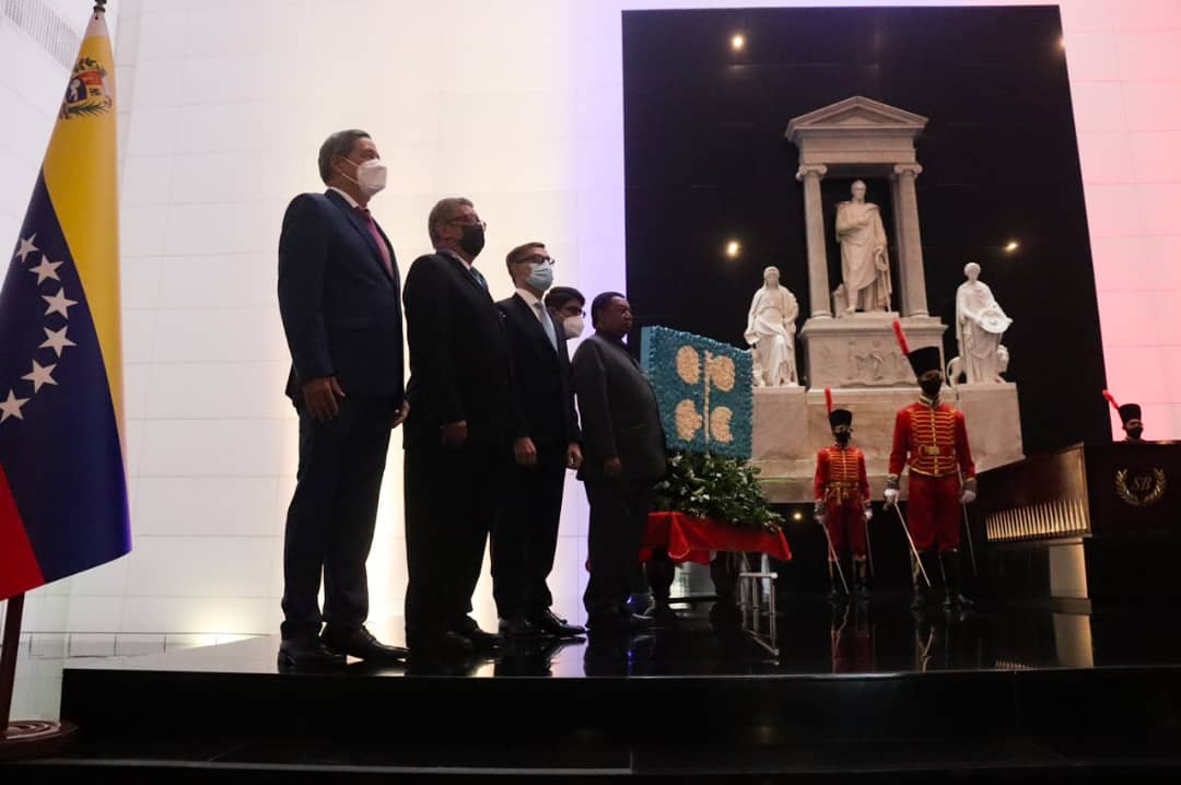 Canciller Félix Plasencia y secretario general de la Opep Mohammad Barkindo rinden homenaje al Libertador Simón Bolívar