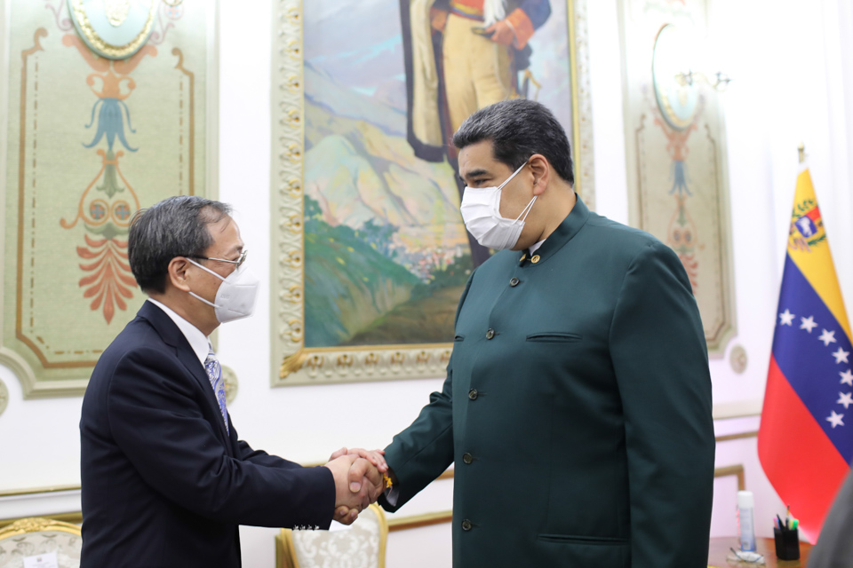 Presidente Maduro sostiene encuentro con embajador de China en Venezuela
